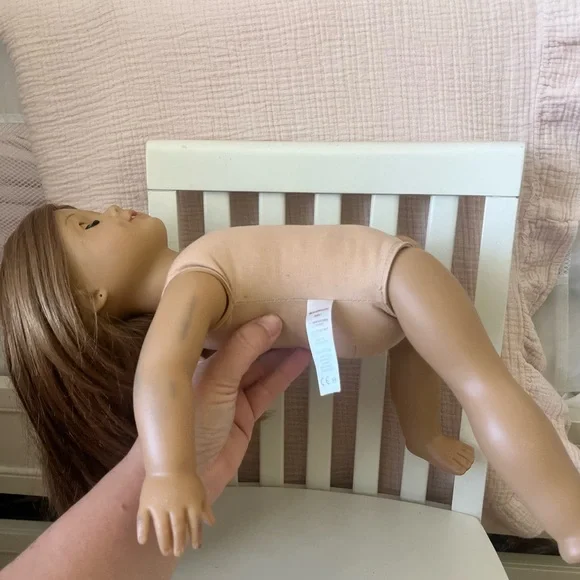 American Girl Doll 2011 with Brown Hair & Blue Eyes TM #39? - Picture 10 of 12